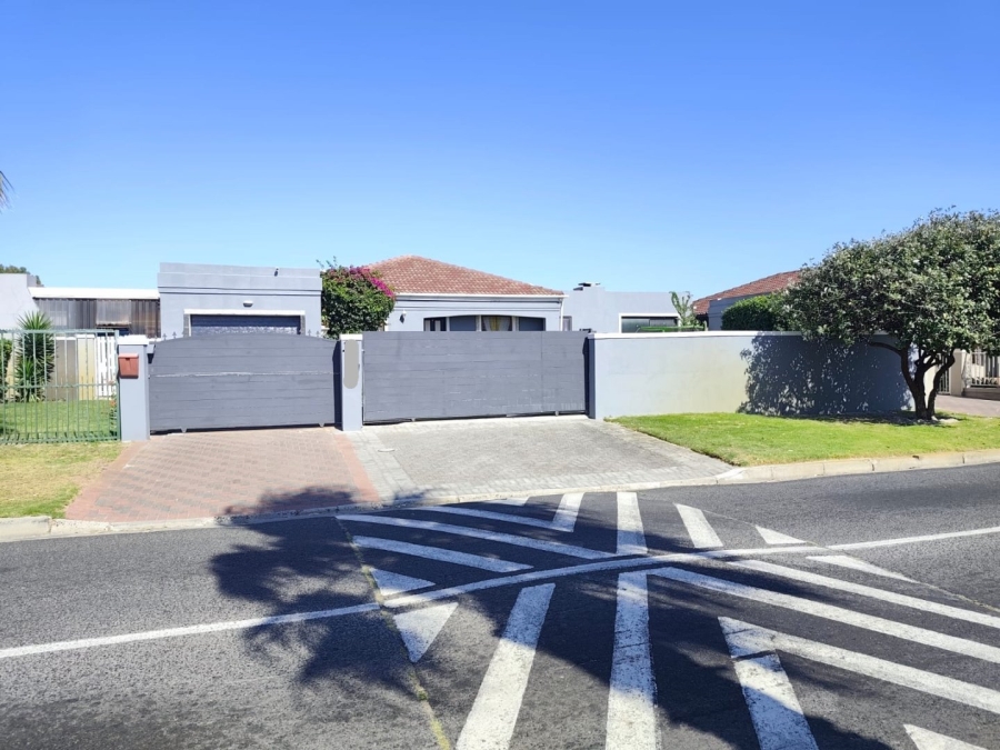 3 Bedroom Property for Sale in Steenberg Western Cape